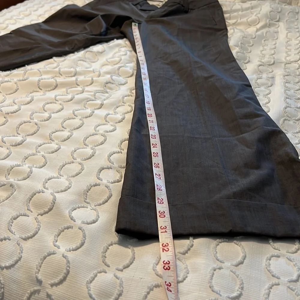 WOMENS size 4 Banana Republic wide leg trousers these are a grayish brown